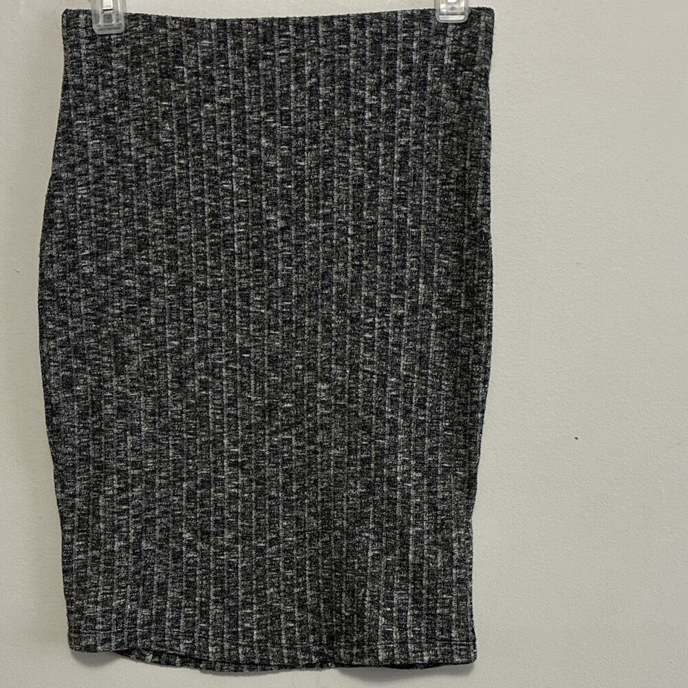 Forever 21 Gray Solid Ribbed Knit Pencil Skirt Stretch Knee Length Womens M